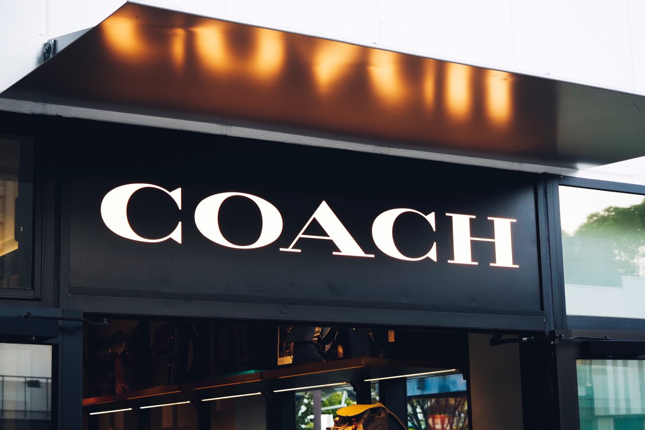 1. ＜COACH コーチ＞ 